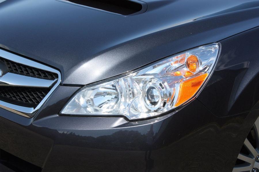  Subaru Legacy 2.5GT 2010 года  (фото 78 из 82)